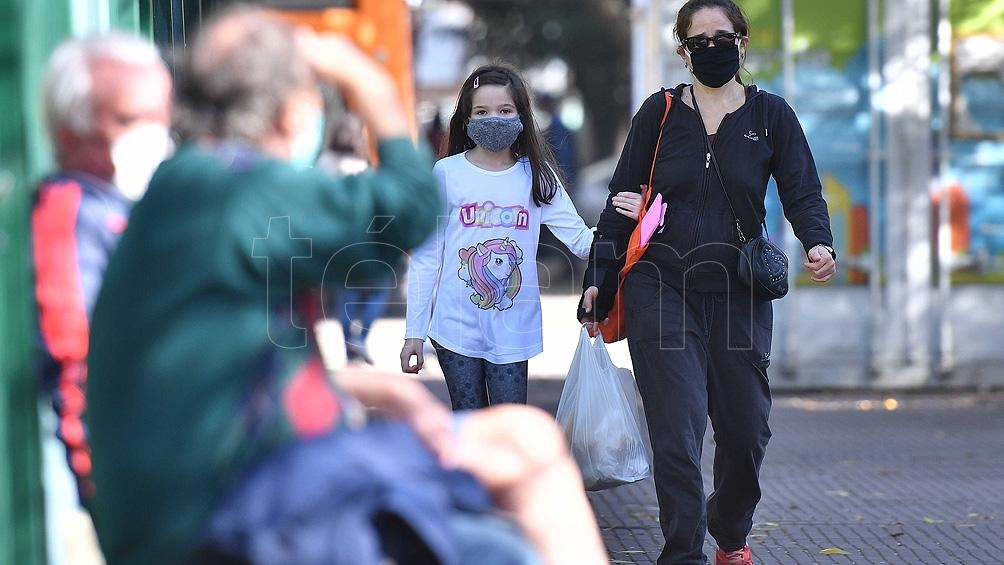 El principal objetivo de la inoculación a menores es disminuir el contagio poblacional y la protección individual.