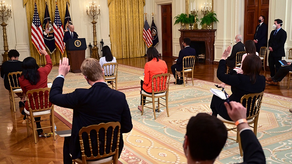 Biden realizó la primera conferencia de prensa de su mandato