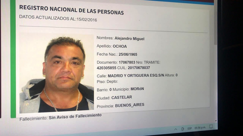 Fue identificado como Alejandro Miguel Ochoa (55), que al momento de ser capturado habría confesado el robo seguido del crimen.