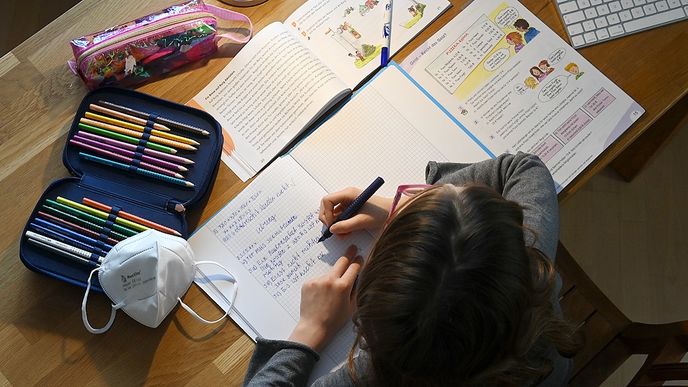 Según las cifras, unas 18.600 instituciones ofrecieron al menos "clases presenciales limitadas".