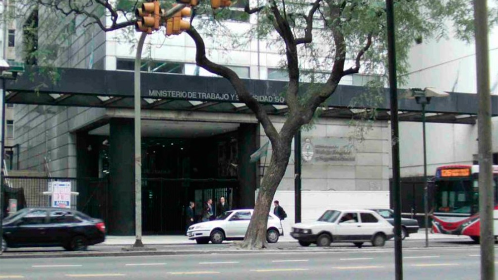 El aislamiento social condicionó al trabajo más precario y de subsistencia, dice el informe del Ministerio de Trabajo.