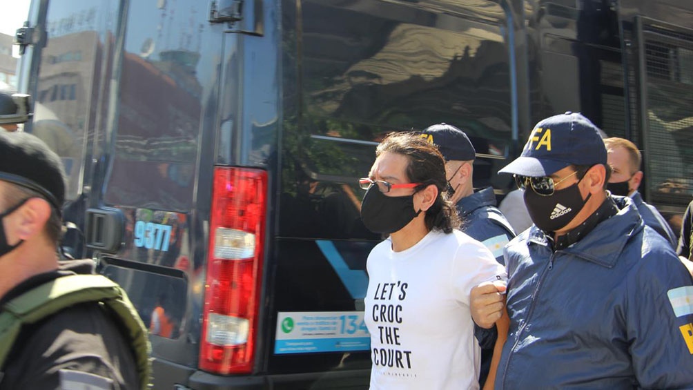 Estrada quedó nuevamente detenido en un control vehicular debido a las restricciones de circulación por el ASPO.