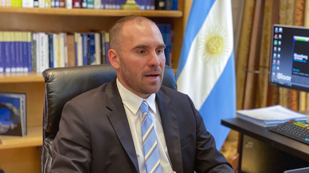 El ministro Guzmán viajará el 12 de abril