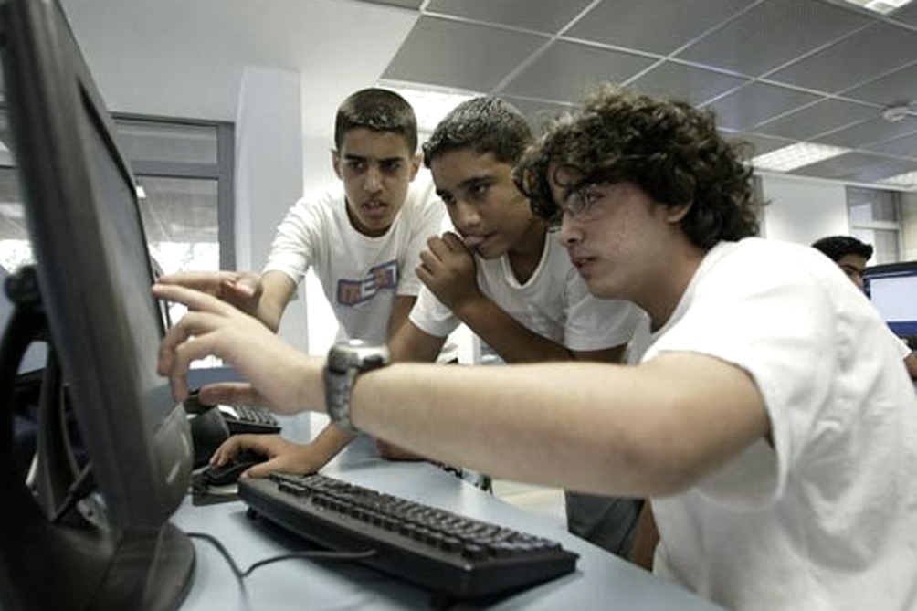 Los adolescentes podrán denunciar y hacer reclamos en defensa al consumidor.