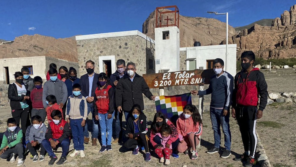 En la escuela, que cumplió 87 años, los alumnos desayunan, almuerzan y meriendan.