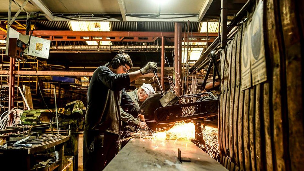 La producción de la industria pyme volvió a crecer por tercer mes consecutivo en febrero pasado y se ubicó en 0,4% arriba