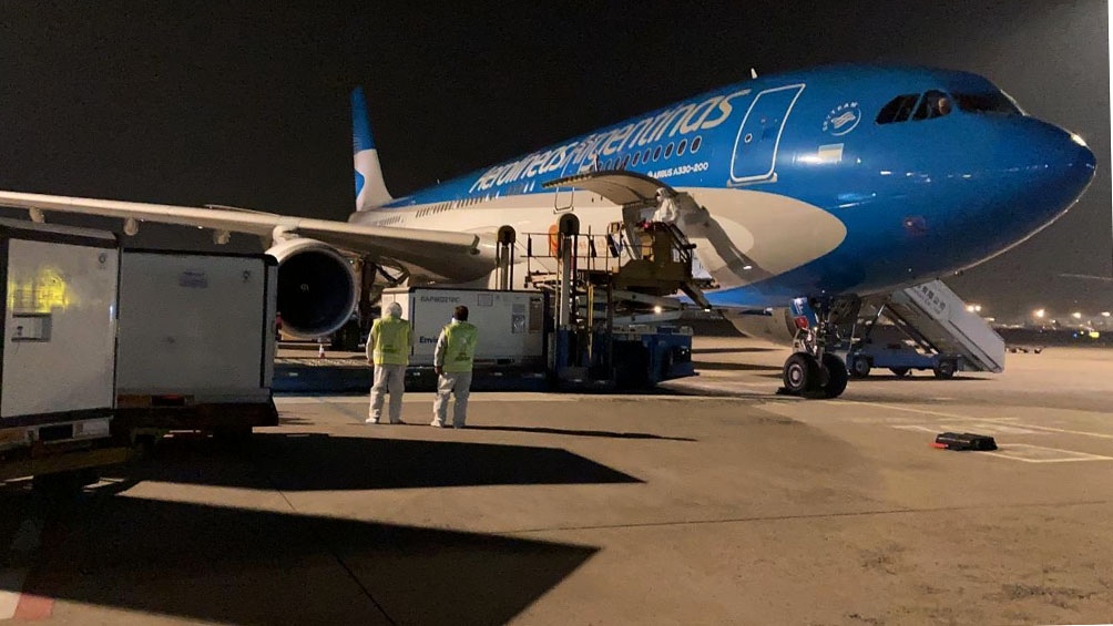 Es el décimo vuelo de Aerolíneas Argentinas con destino a Moscú, en búsqueda de vacunas Sputnik V