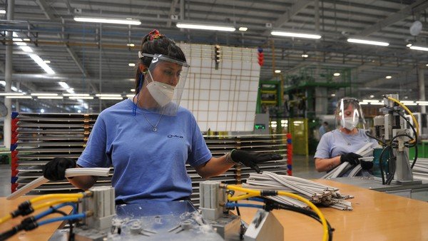 Más trabajadores ocupados buscan otro empleo insatisfechos con el que tienen