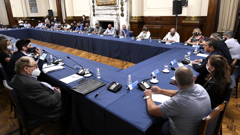 En el encuentro se acordó incluir en el proyecto de modificación de ganancias la excepción del impuesto en el aguinaldo de todos los trabajadores, en los viáticos, almuerzos, y en un porcentaje de las horas extras.