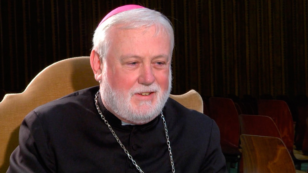 Paul Gallagher, canciller del Vaticano, clarificó la postura de la Santa Sede. 
