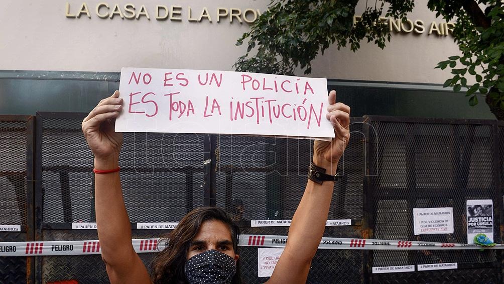 Una manifestación contra la violencia de género que denuncia la inacción policial. 