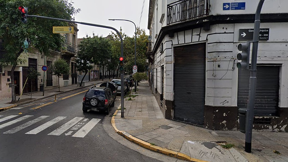 El hecho ocurrió a las 3.30 en la intersección de las calles Urquiza y Alsina