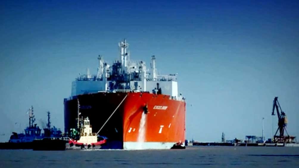 Actualmente hay un buque regasificador inyectando gas al sistema desde la localidad de Escobar, el nuevo estará en Bahía Blanca. 