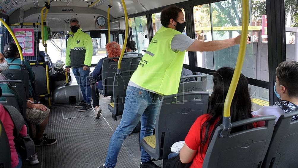 Controles en los colectivos en provincia de Buenos Aires.