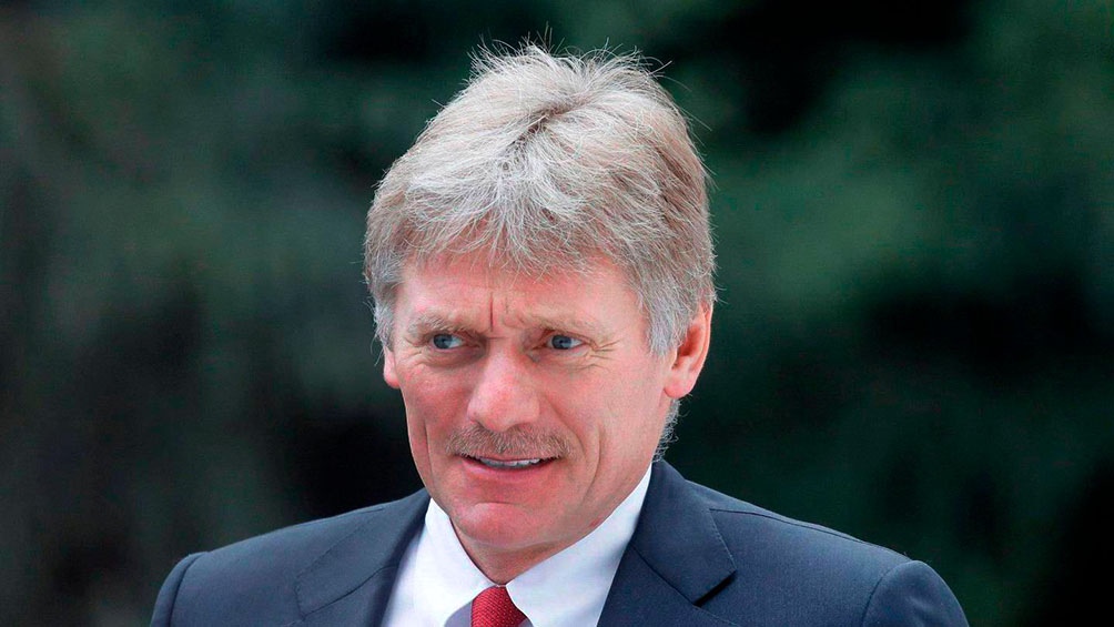 "Lo que se está discutiendo actualmente no va a favorecer de ningún modo una reunión", estimó Dmitri Peskov.