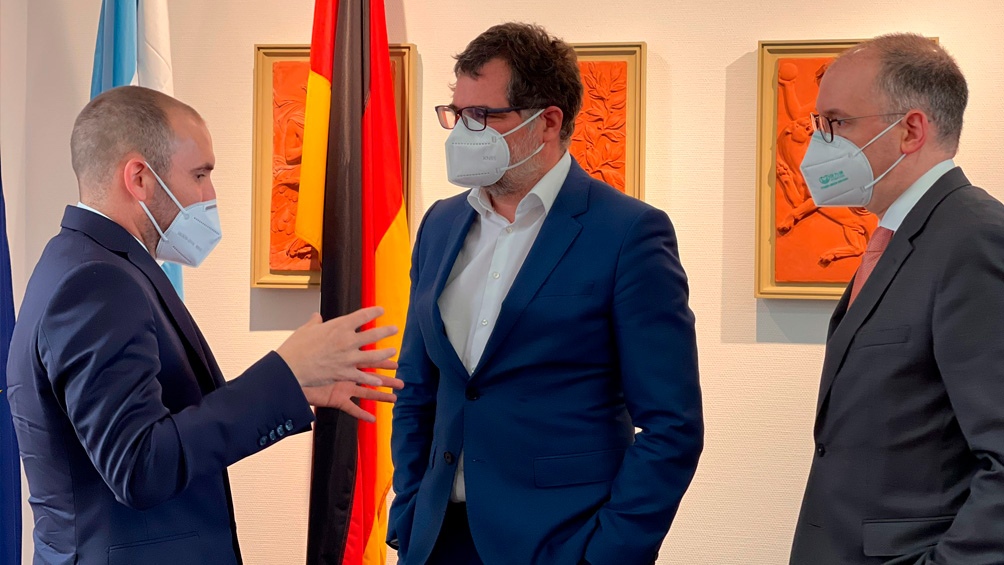 Guzmán se reunió con Wolfgand Schmidt, secretario de Finanzas alemán y Niels Annen, ministro de Asuntos Externos.