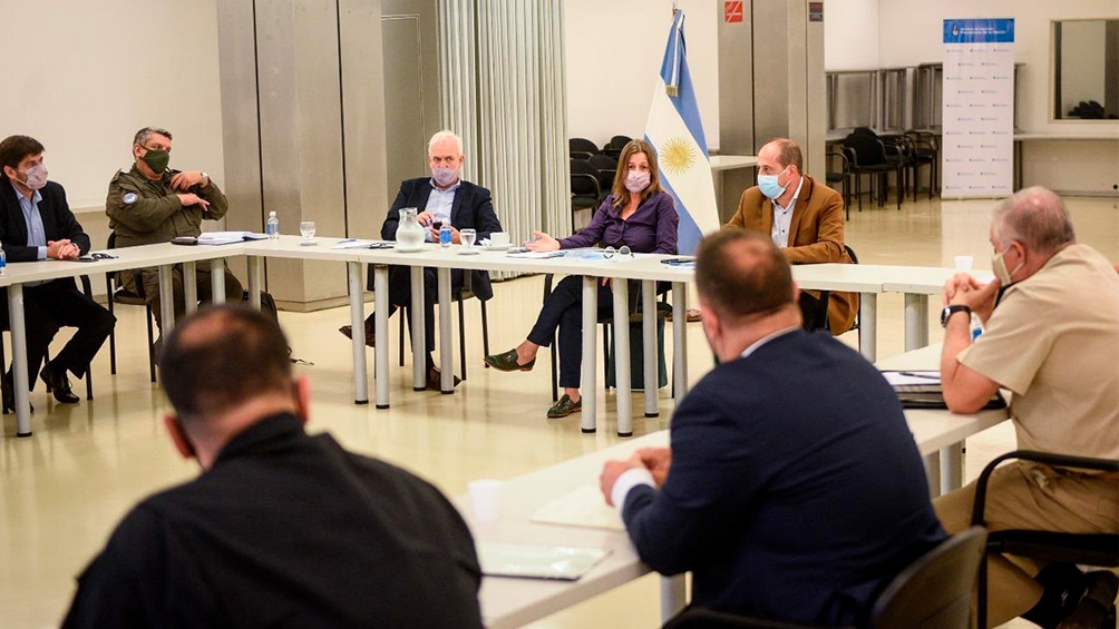 La ministra se reunió este jueves con los jefes de las cuatro fuerzas de seguridad federales, con quienes diseñó los nuevos operativos.