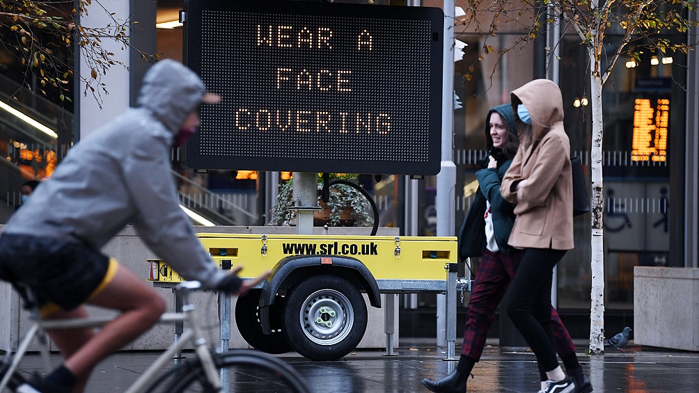 El Reino Unido registró el domingo su número más bajo de nuevos casos positivos desde septiembre
