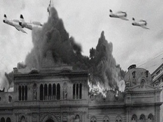 El horror de los bombardeos a civiles en la Plaza de Mayo, el 16 de junio de 1955. 