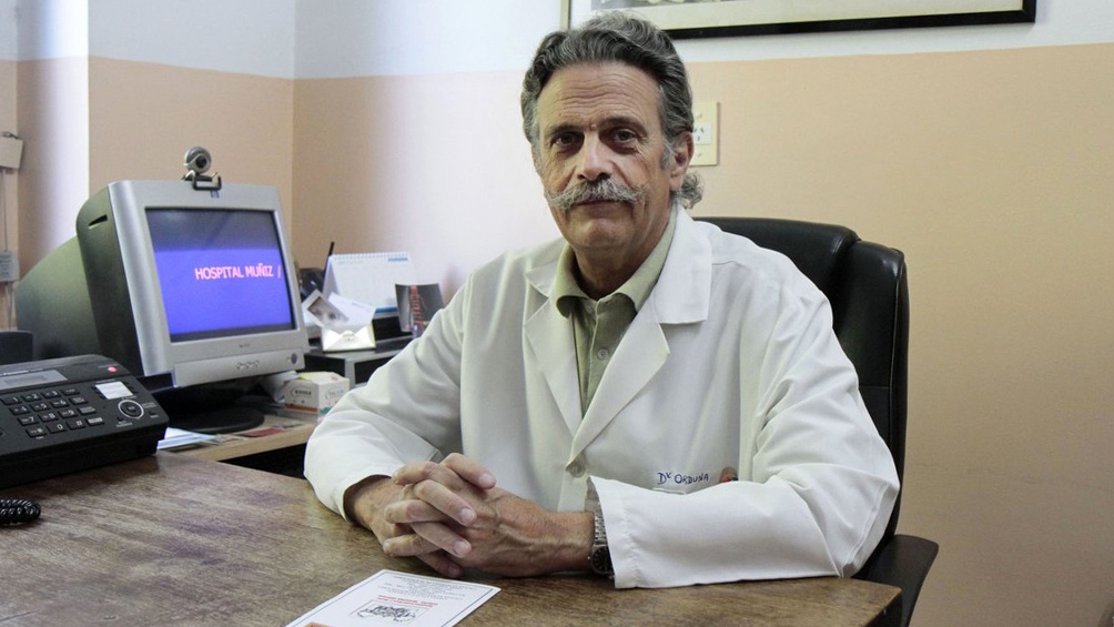 Para Orduna, la decisión presidencial obedeció a que "los números de contagios están muy pesados".