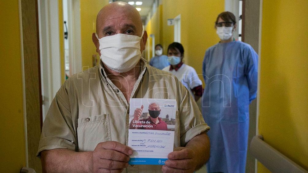 ya se aplicaron casi 55.000 vacunas en 1.800 residencias de larga estadía bonaerenses.