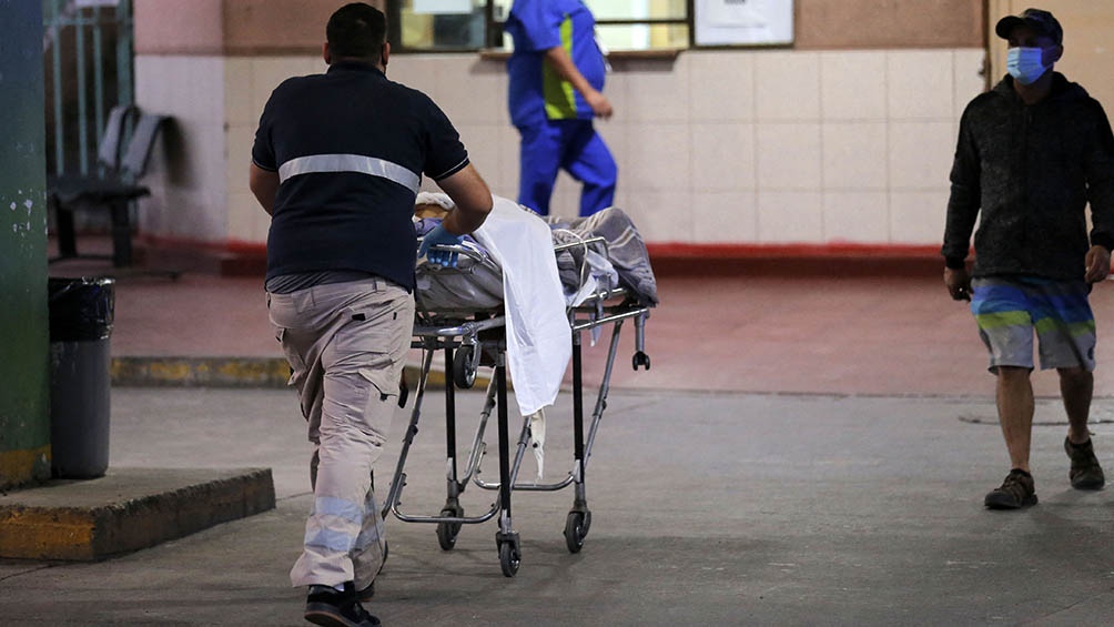 En chile, las muertes con Covid ya representan más de la mitad de los fallecimientos por la misma causa en 2020
