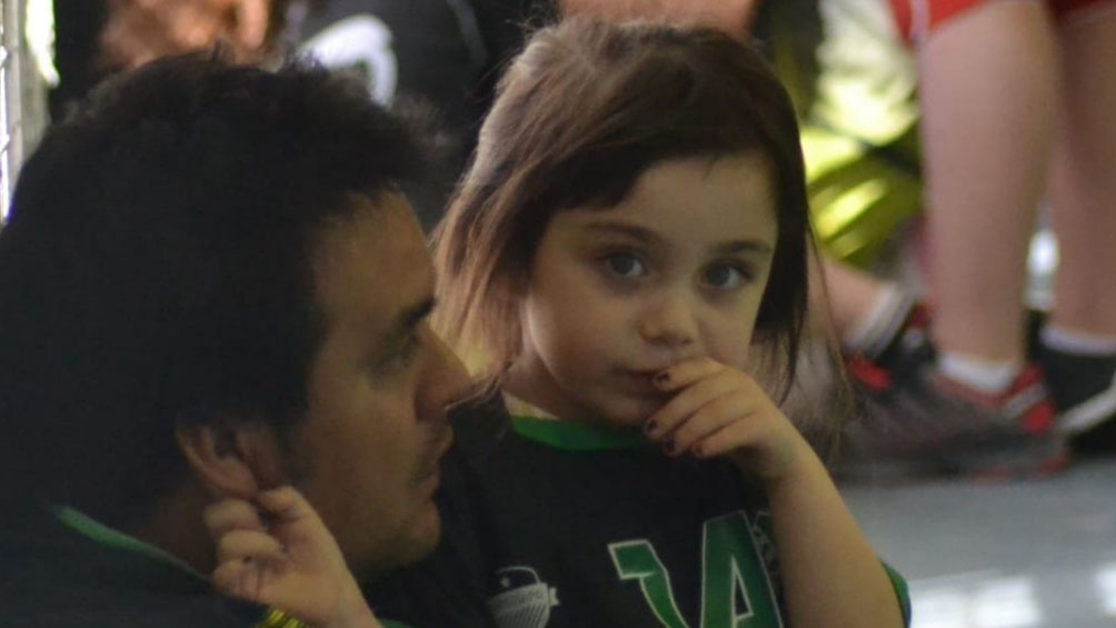 Emilia, la niña que pidió una carta tras un partido de handball para que el Ratón Pérez se entere qué pasó con su diente (foto: Pasta de Campeón)