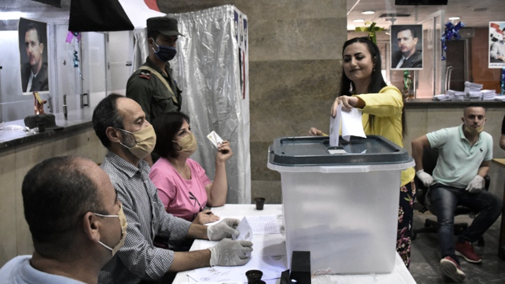 Se votó en las zonas controladas por el Gobierno