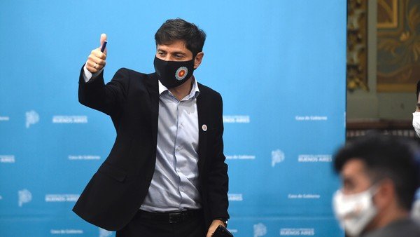 Axel Kicillof se reunió con especialistas para ajustar más restricciones en Provincia