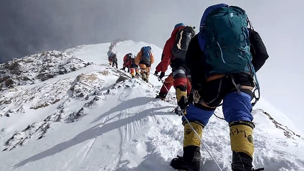 China tiene la intención de extender su vigilancia a la cima nevada en el Himalaya, el cordón montañoso que comparte con Nepal