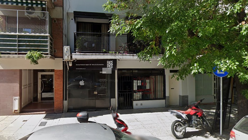 El frente del departamento en la calle Ciudad de La Paz donde fue apuñalado Muñoz.