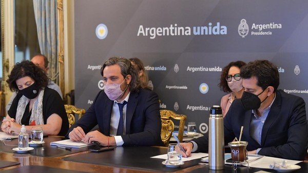 El Gobierno se reúne con el comité de expertos para analizar más restricciones