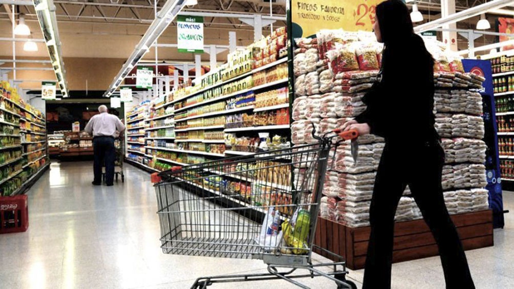 La lista incluye alimentos, bebidas e higiene personal. Tendrá precios congelados por 6 meses.