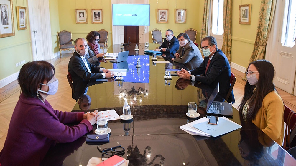 Según los datos oficiales, hasta el momento hay "23.000 empresas inscriptas, por unos 670.000 trabajadores, que están en proceso de análisis".