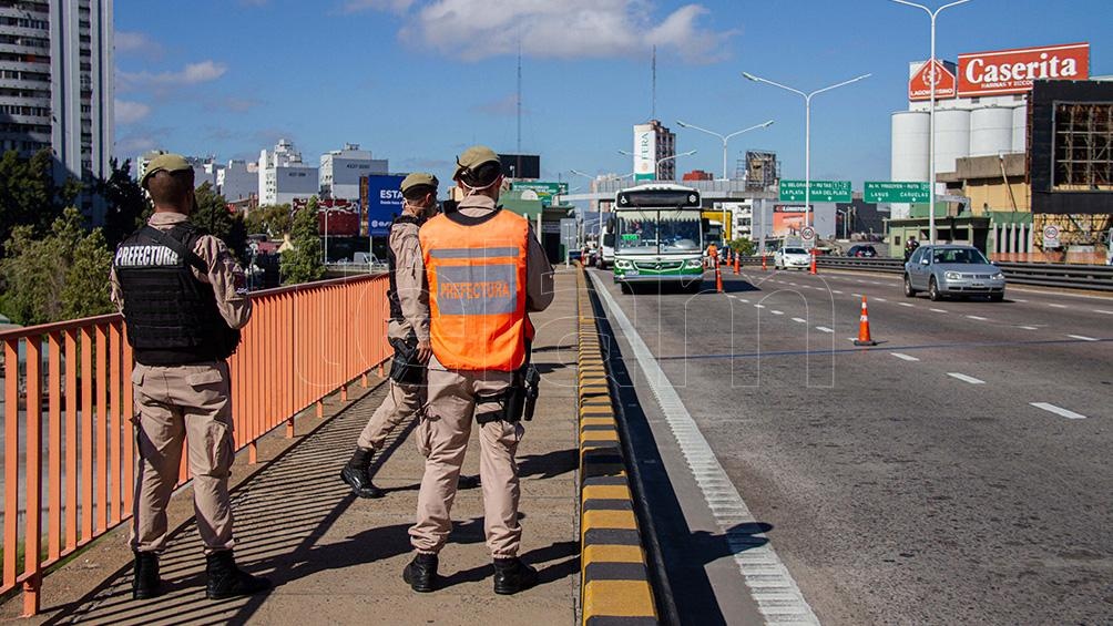 Pese a algunas actas labradas por incumplir las restricciones, Fuks señaló que siempre se ha "consultado a la justicia y la justicia es la que decide" qué hacer en esos casos.