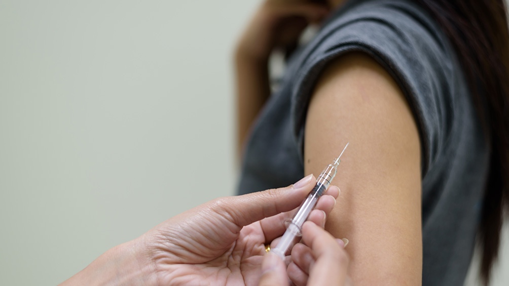 Italia evalúa iniciar la vacunación de todos los mayores de edad a partir del 10 de junio.