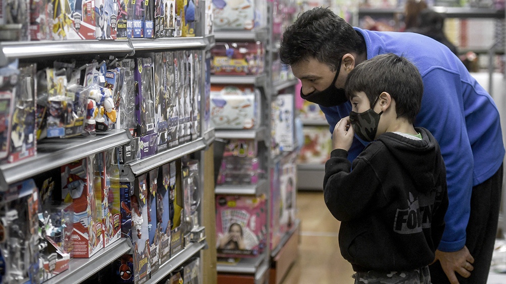 Los sectores con menores aumentos de ventas fueron alimentos y bebidas, y farmacia.