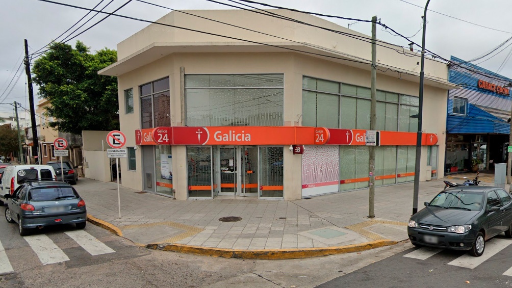 El comprobante que las entidades entreguen sirve como permiso de circulación y se solicitará para ingresar al banco.