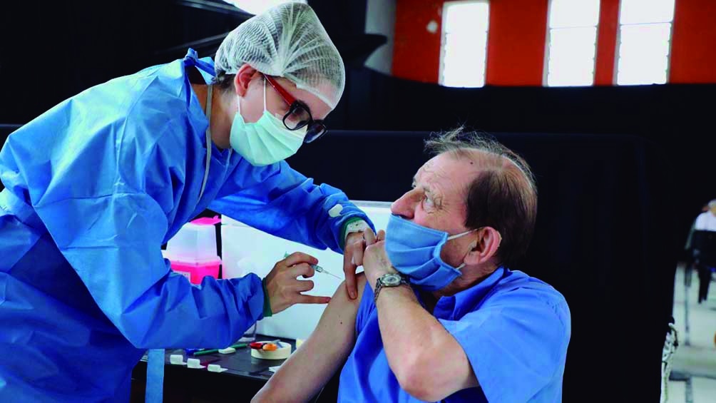 La ministra de Salud santafesina, Sonia Martorano, informó que en su provincia alcanzó el "50 por ciento de vacunados de la población objetivo, que son 1,2 millones de personas" .