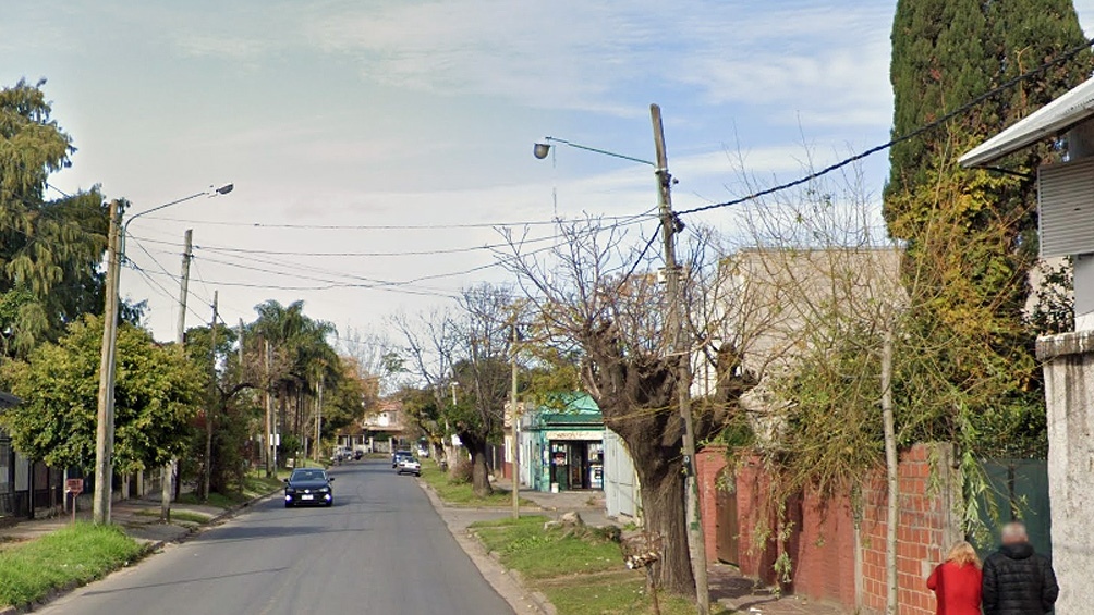 El hecho sucedió en la calle Angonelli entre 9 de Julio y Tacuarí, en la localidad de Burzaco, partido Almirante Brown. 