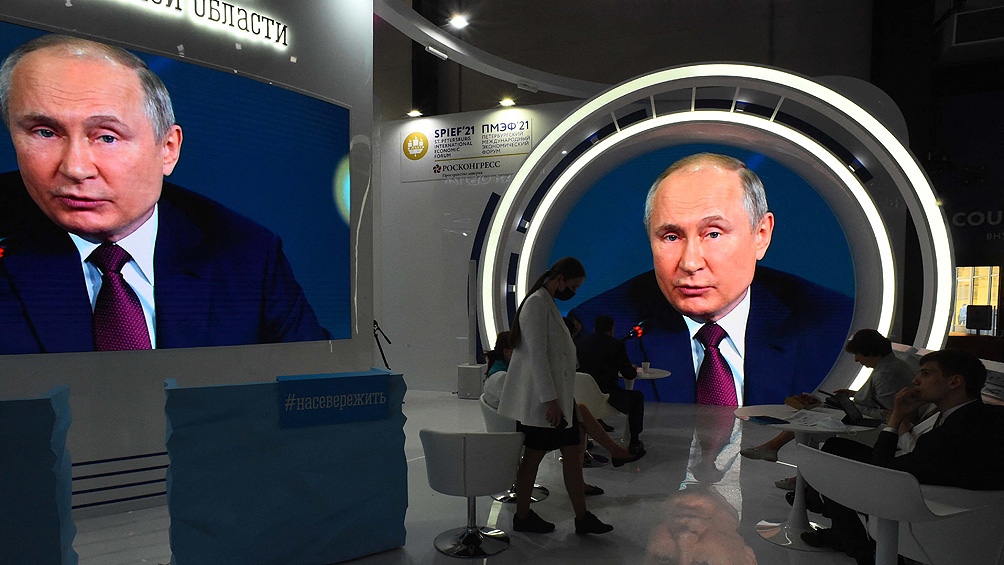 En el Foro Económico Putin habló sobre algunos de los principales puntos de su agenda nacional e internacionales.