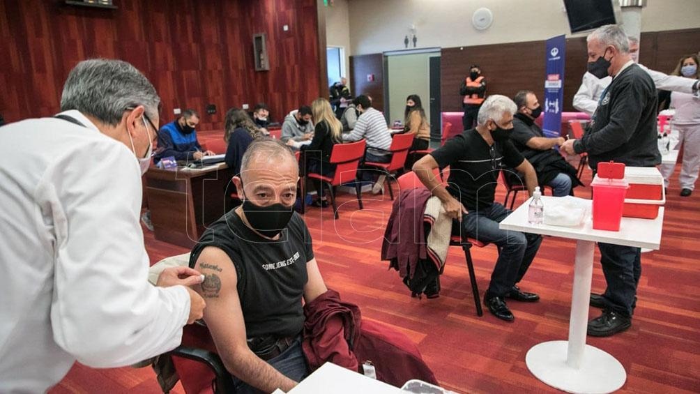 Este viernes fueron vacunados efectivos de la Policía Federal.