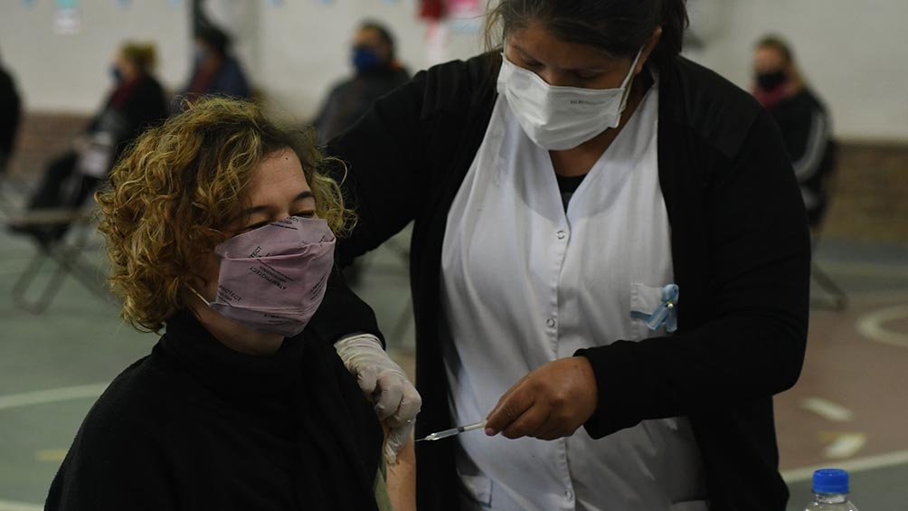 El sistema Covax reunió los fondos que faltaban para vacunar al 30% de la población de países de bajos ingresos.