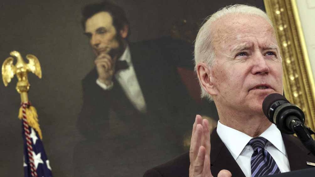 "Vimos un aumento en la violencia armada en todo el país desde el comienzo de la pandemia", dijo Biden durante el anuncio