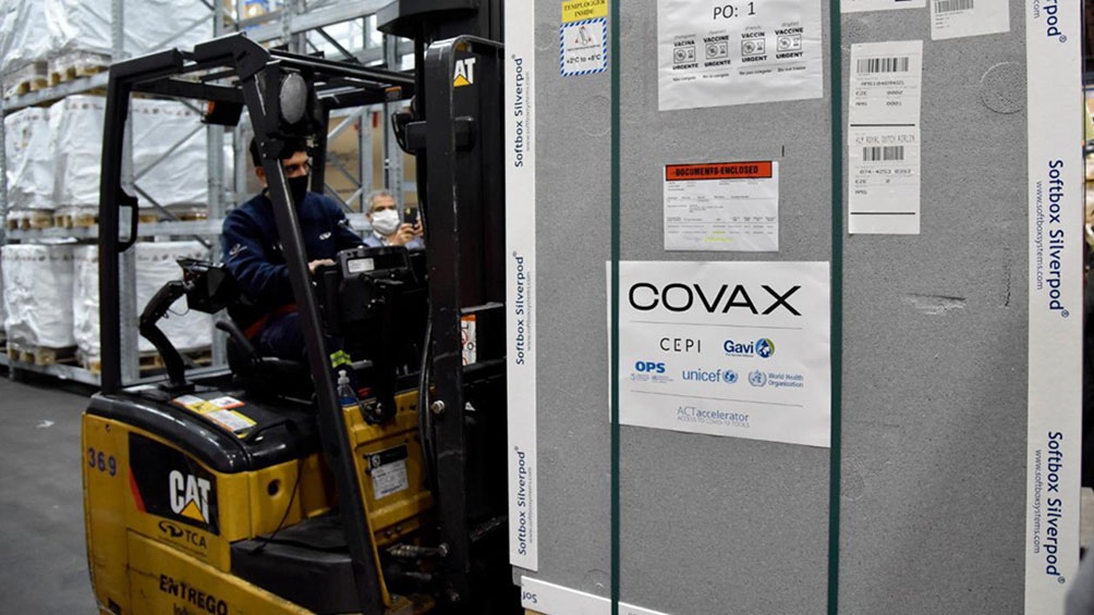 En Argentina, este domingo llegaron 864.000 dosis de la vacuna contra el coronavirus que se suman a las 218 mil que arribaron el pasado 28 de marzo.