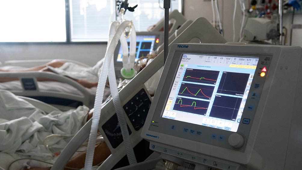 La ocupación de camas críticas de las UTI para adultos con tratamiento Covid-19 alcanza al 83,6%.