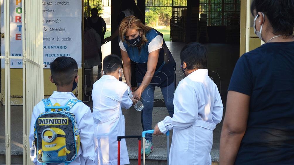 Córdoba, Mendoza y la Ciudad de Buenos Aires volvieron a clases presenciales, a pesar de una situación sanitaria "de saturación"
