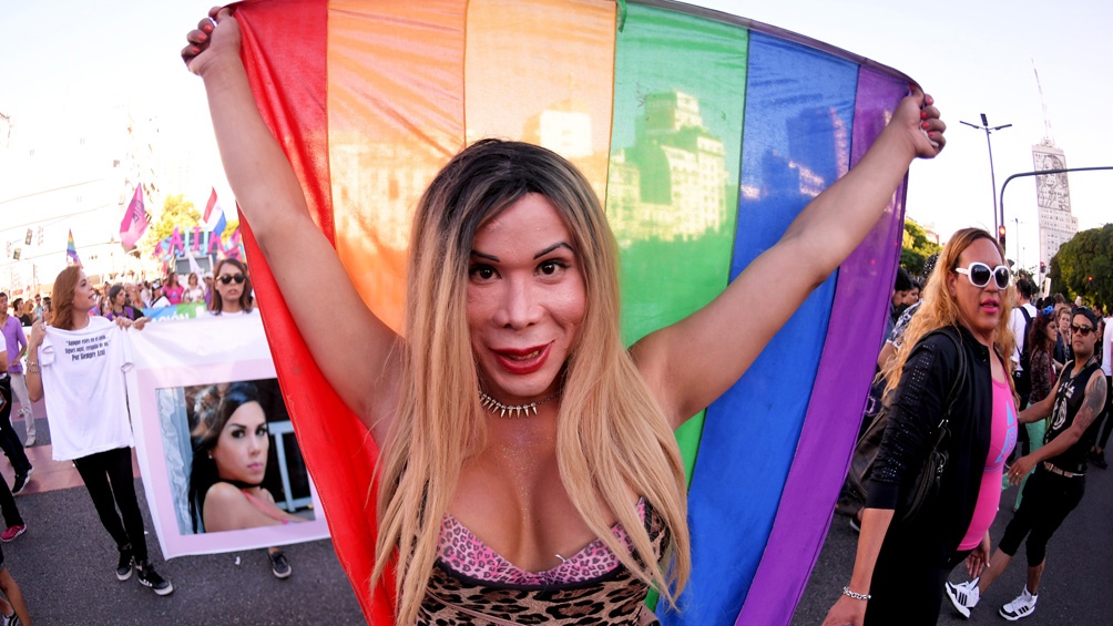 Un total de 87 personas travestis y trans ingresaron a trabajar a esta órbita estatal donde la participación de este colectivo "no llegaba a 30" personas, detalló Rueda.