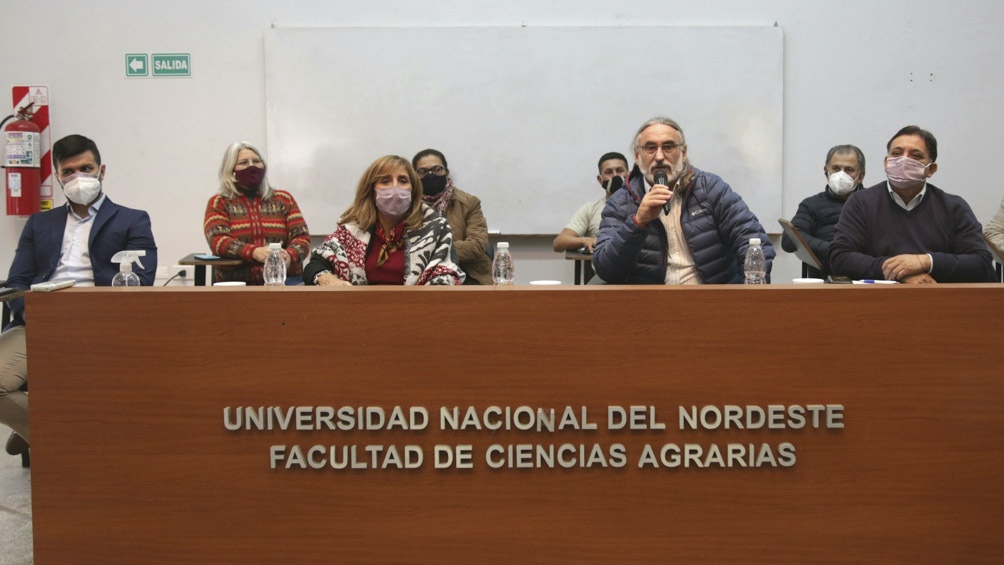 Los diputados Leonardo Grosso y José Ruiz Aragón presentaron el proyecto de Ley para el Fomento a la Agroecología.