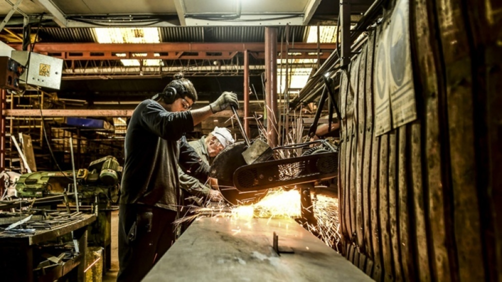El empleo registrado en empresas del sector privado de la Argentina creció 0,3% en marzo.